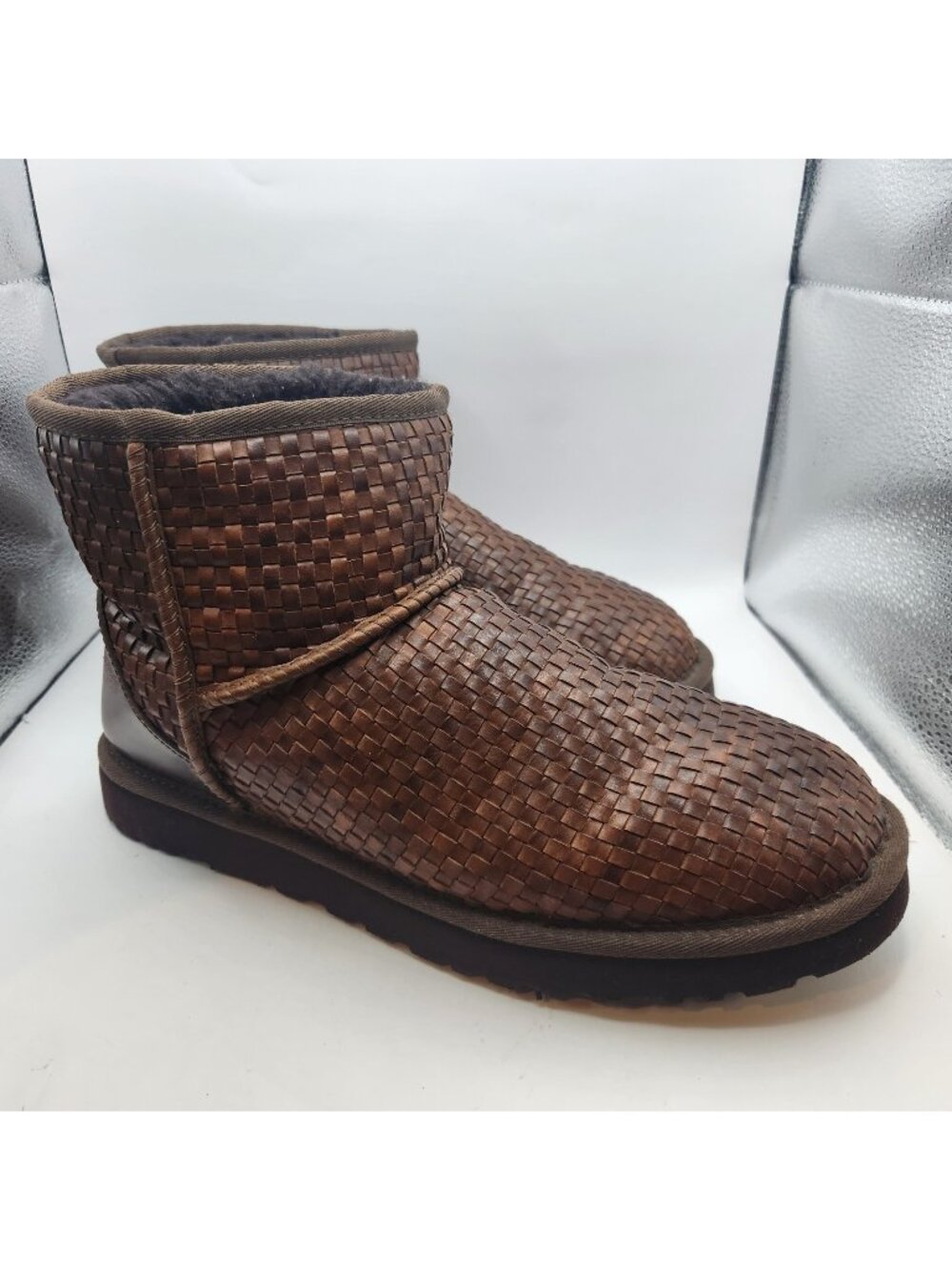 UGG Mini Brown House Boots Leather Weave Upper Size US 10 UK 9 EU 43 Jap 28 MENS